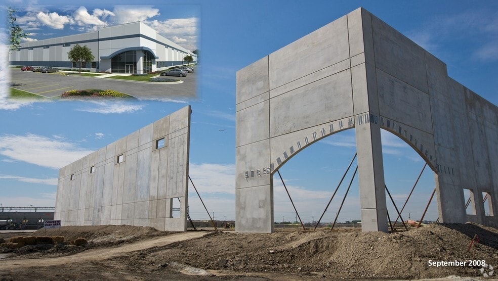 More Photos Of 10700 W Waveland Ave, Franklin Park Distribution For Lease