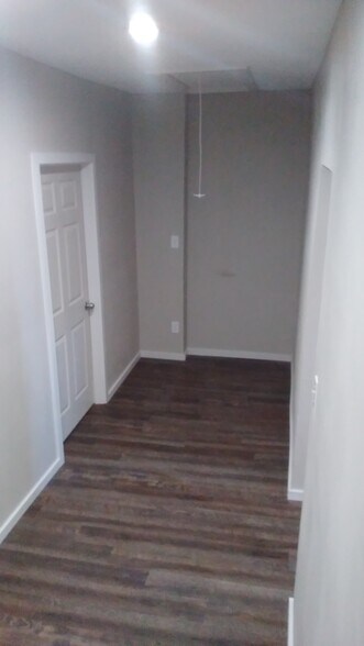 More Photos Of 2217 Hemphill St, Fort Worth Office For Sale