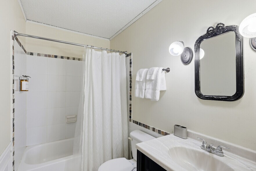 More Photos Of 201 N State St, Fort Davis Hotel For Sale