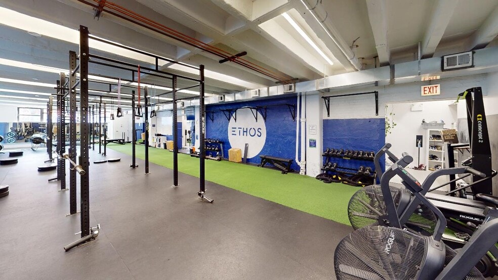 More Photos Of 314 W Institute Pl, Chicago Loft Creative Space For Lease