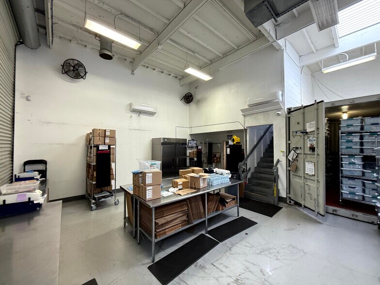 Primary Photo Of 1447 Santa Fe Ave, Long Beach Manufacturing For Sale