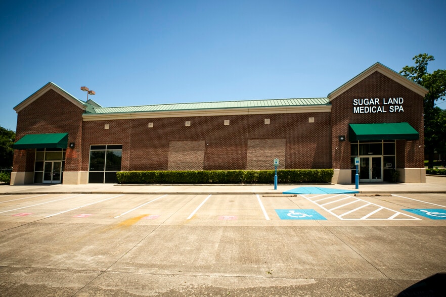 Primary Photo Of 16062 Southwest Fwy, Sugar Land General Retail For Lease