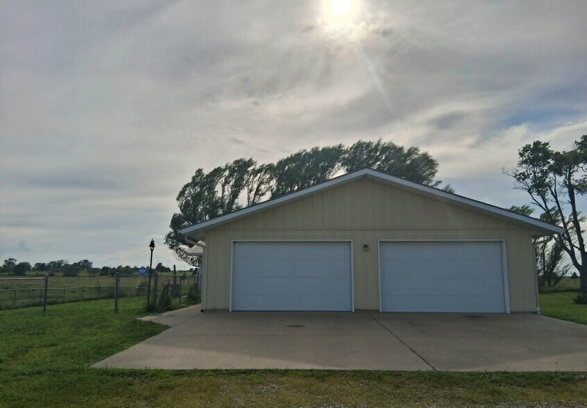 More Photos Of 6841 E US Highway 56, Overbrook Land For Sale