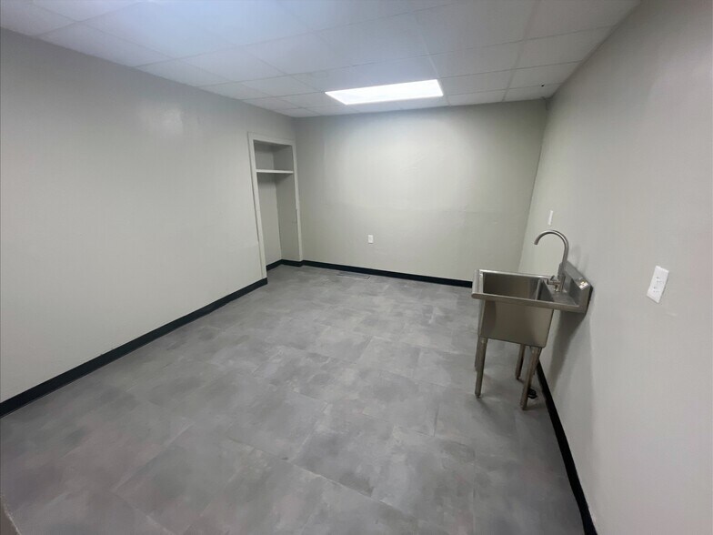 More Photos Of 324 N 19th St, Guthrie Office For Lease