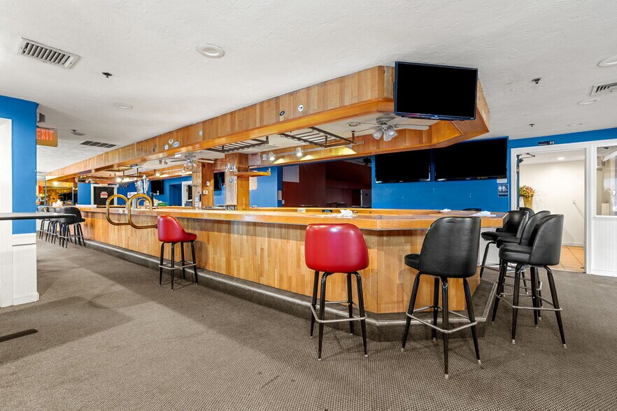 More Photos Of 2212 Main St, Tewksbury General Retail For Sale