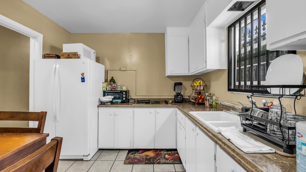 More Photos Of 909 53rd Ave, Oakland Warehouse For Sale