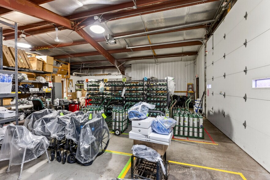 More Photos Of 1590 Macauley Ave, Rice Lake Flex For Sale