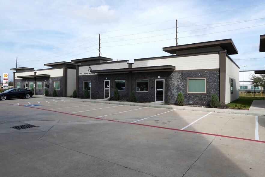 More Photos Of 8815 West Rd, Houston Unknown For Lease
