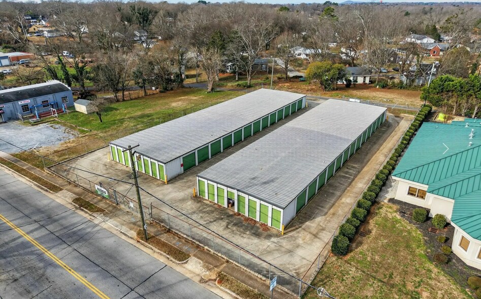 More Photos Of 939 N Logan St, Gaffney Self Storage For Sale