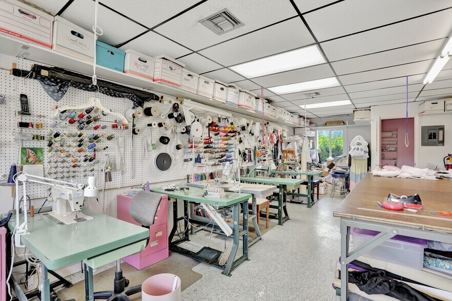 More Photos Of 311 E Prospect Rd, Oakland Park General Retail For Sale