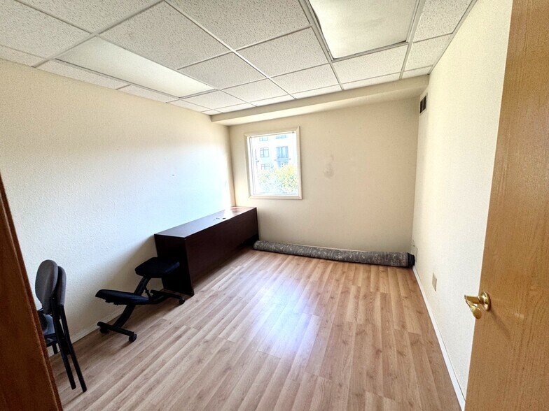 More Photos Of 1118 S Park St, Madison Office For Lease