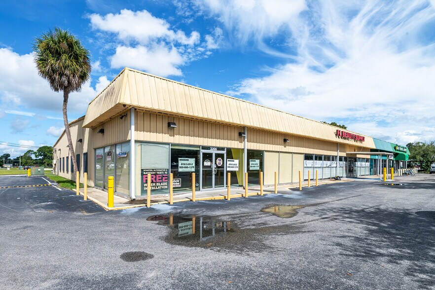 More Photos Of 2300-2306 S French Ave, Sanford Storefront For Lease
