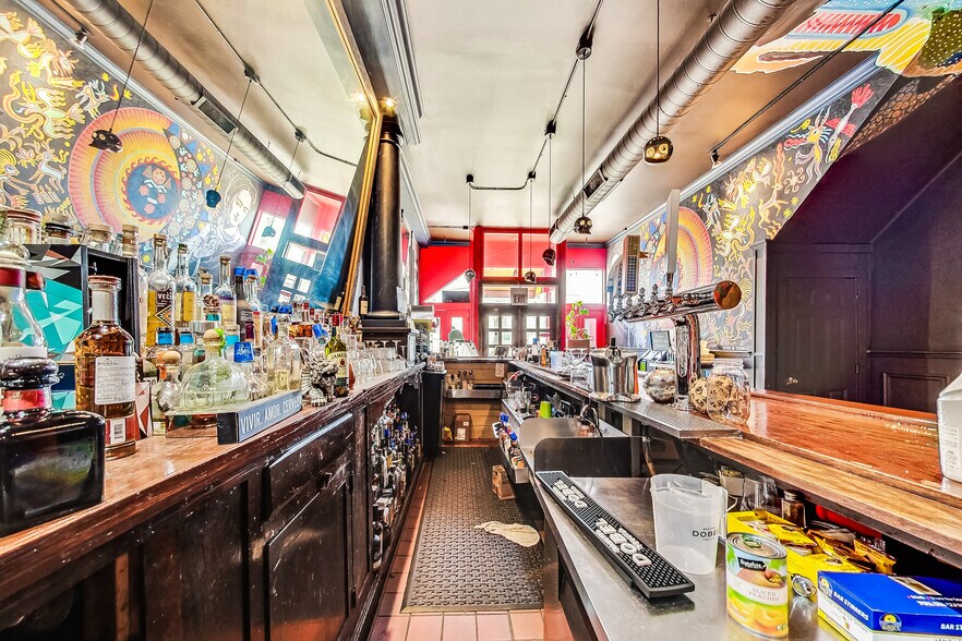 More Photos Of 2506-2508 N Clybourn Ave, Chicago Storefront Retail Residential For Sale