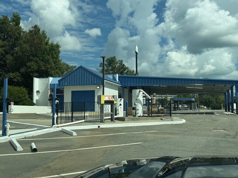 Primary Photo Of 809 Camden Way, Tifton Carwash For Sale