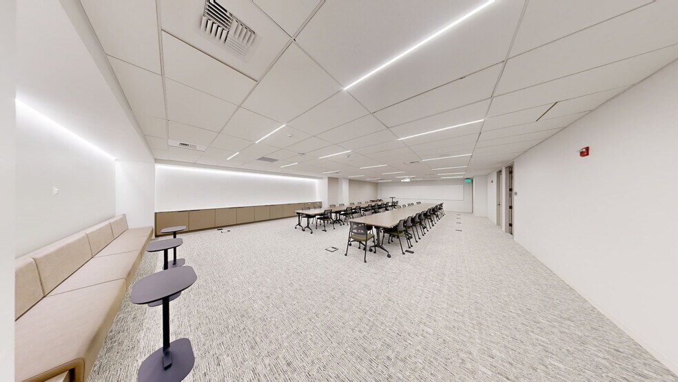 More Photos Of 15325 SE 30th Pl, Bellevue Unknown For Lease