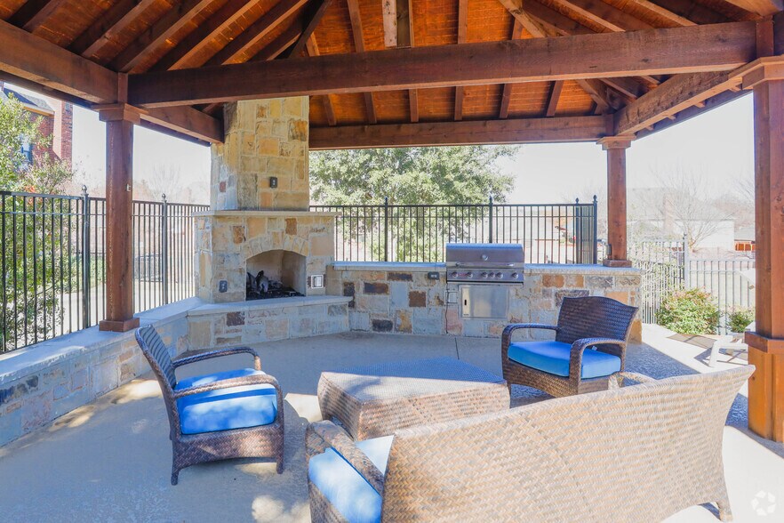 More Photos Of 2570 Justin Rd, Highland Village Unknown For Lease