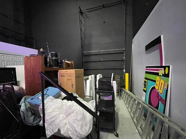 More Photos Of 1700 35th St, Orlando Warehouse For Lease