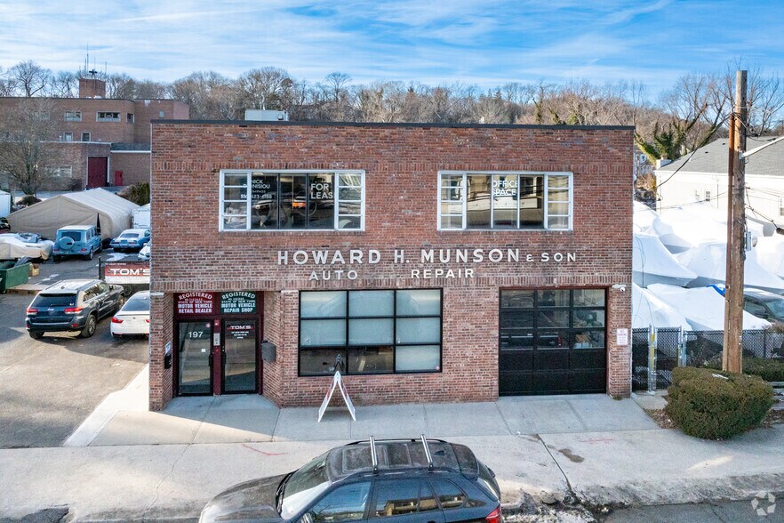 More Photos Of 197 New York Ave, Huntington Office For Lease