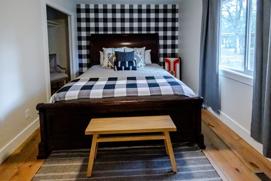 More Photos Of 6385 W White Mountain Blvd, Lakeside Lodge Meeting Hall For Sale