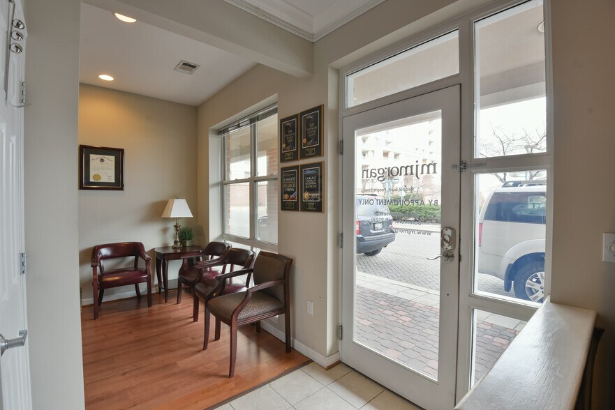 More Photos Of 23 Pierside Dr, Baltimore Apartments For Lease