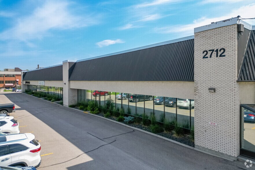More Photos Of 2712 37th Ave NE, Calgary Research And Development For Lease