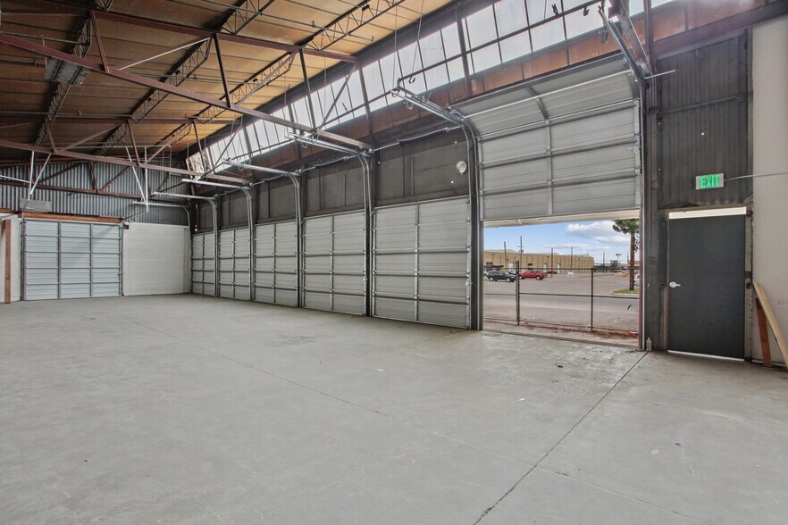 More Photos Of 3800-3900 E 48th Ave, Denver Warehouse For Sale