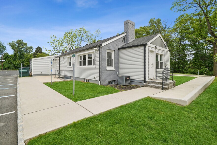 More Photos Of 1018 Mountain Ave, Mountainside Office For Sale