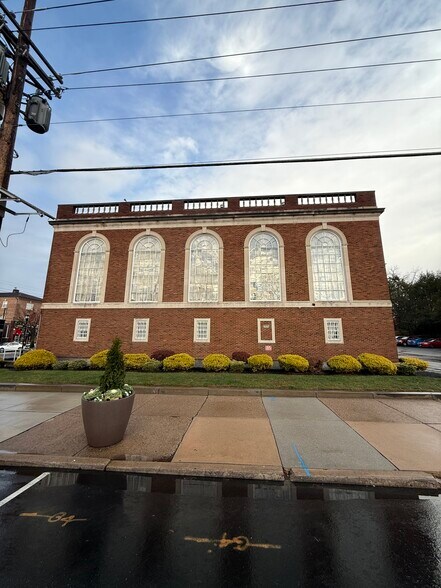 More Photos Of 528 Station Ave, Haddon Heights General Retail For Lease