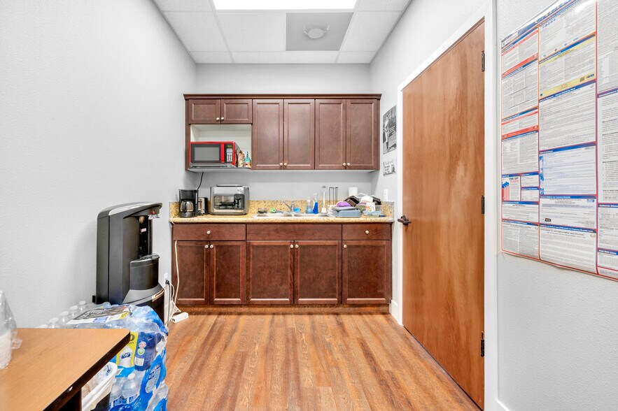 More Photos Of 4685 N Cedar Ave, Fresno Office For Sale