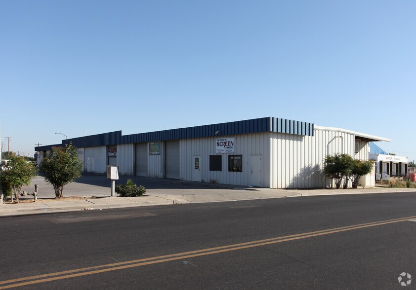 More Photos Of 281 W Merced St, Dinuba Freestanding For Sale