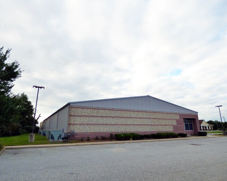 More Photos Of 553 Beckett Rd, Swedesboro Health Club For Lease
