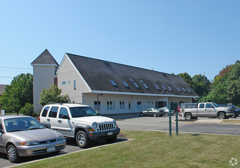 Primary Photo Of 980 Westfall Rd, Rochester Medical For Lease