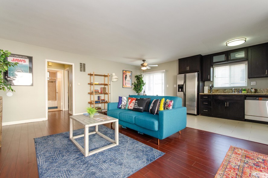 More Photos Of 1530 N Formosa Ave, Los Angeles Apartments For Sale