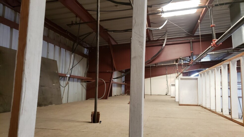 More Photos Of 15330 Tamarack Dr, Victorville Industrial For Sale