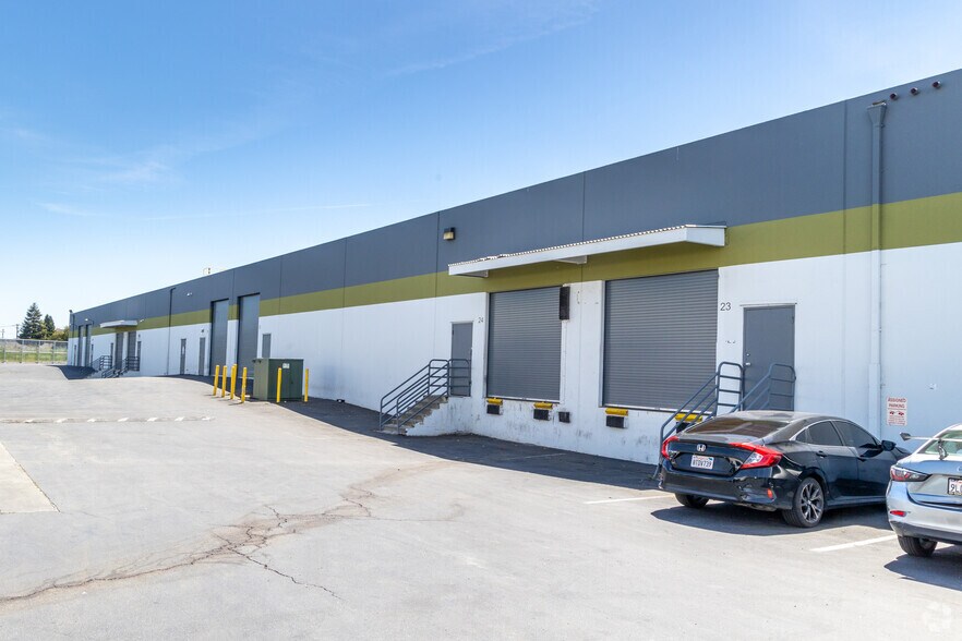 More Photos Of 2050-2090 Edison Ave, San Leandro Warehouse For Lease