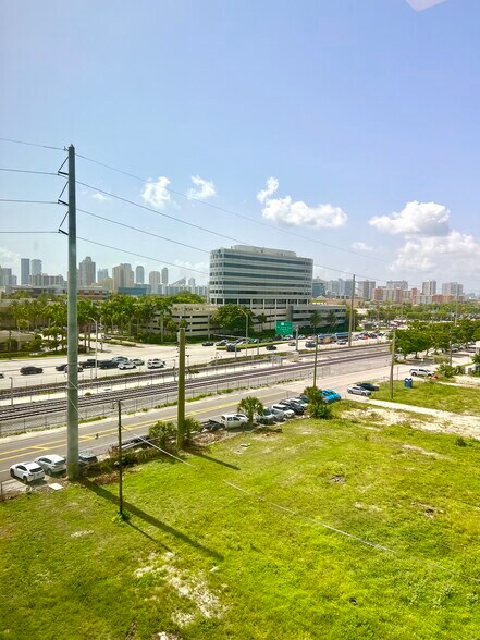 More Photos Of 19790 W Dixie Hwy, Aventura Office For Lease