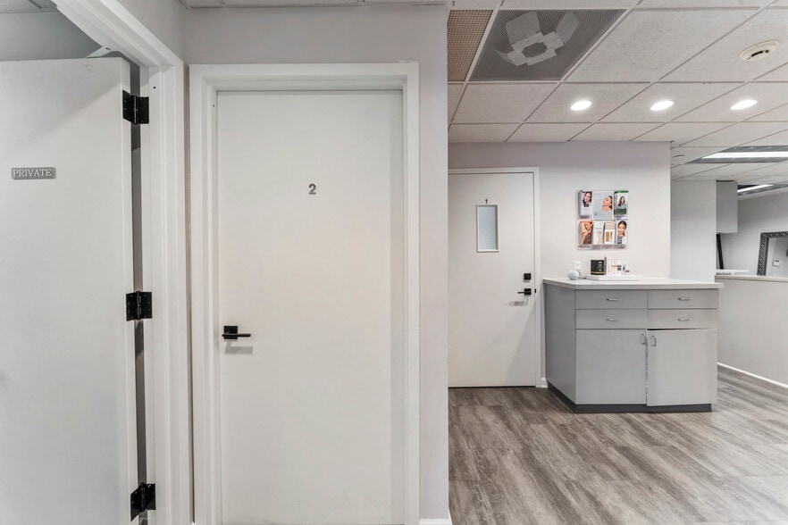 More Photos Of 148 East Ave, Norwalk Medical For Sale