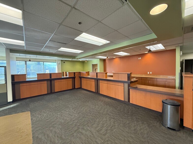 More Photos Of 9170 Jewel Lake Rd, Anchorage Office For Lease