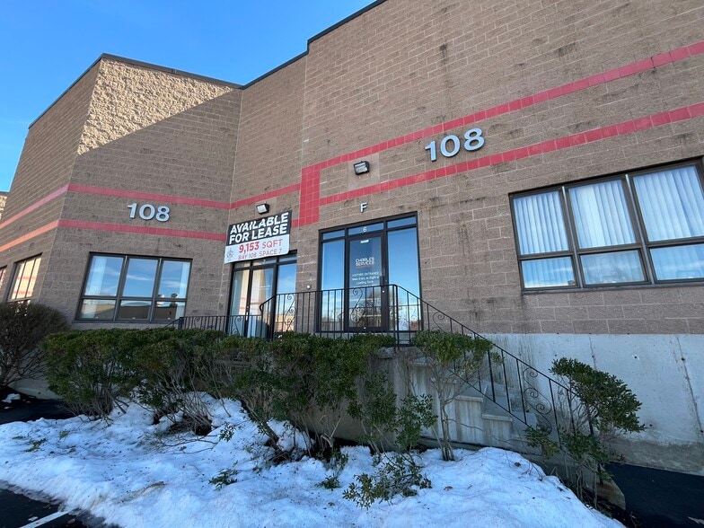 More Photos Of 108 Clematis Ave, Waltham Unknown For Lease