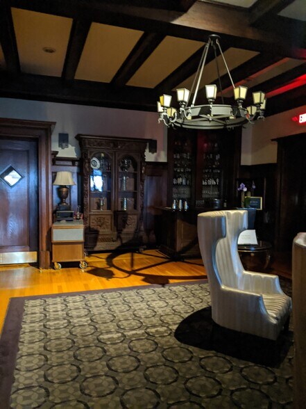 More Photos Of 400 Benedict Ave, Tarrytown Hotel For Lease