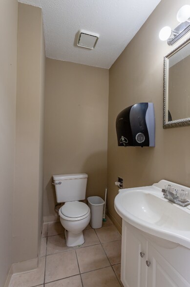 More Photos Of 2024 Arkansas Valley Dr, Little Rock Office For Sale