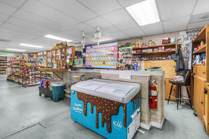 More Photos Of 2550 Parks Mill Rd, Buckhead Morgan Service Station For Sale