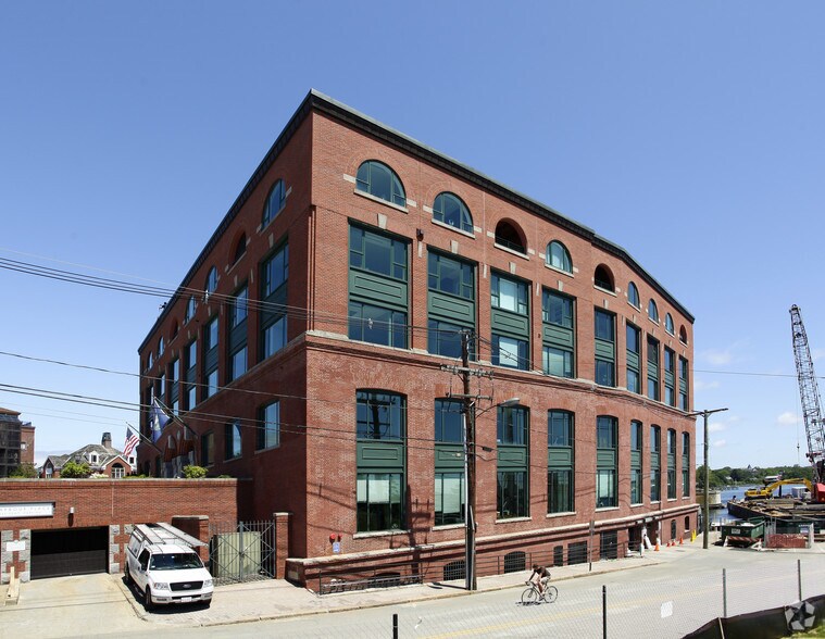 More Photos Of 1 Harbour Pl, Portsmouth Office For Lease