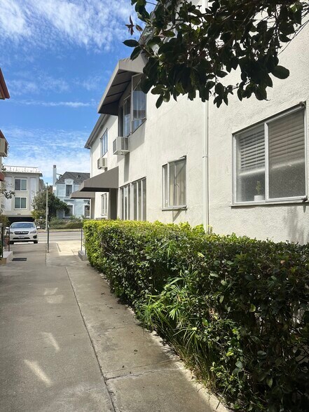 More Photos Of 304 S Doheny Dr, Beverly Hills Apartments For Sale