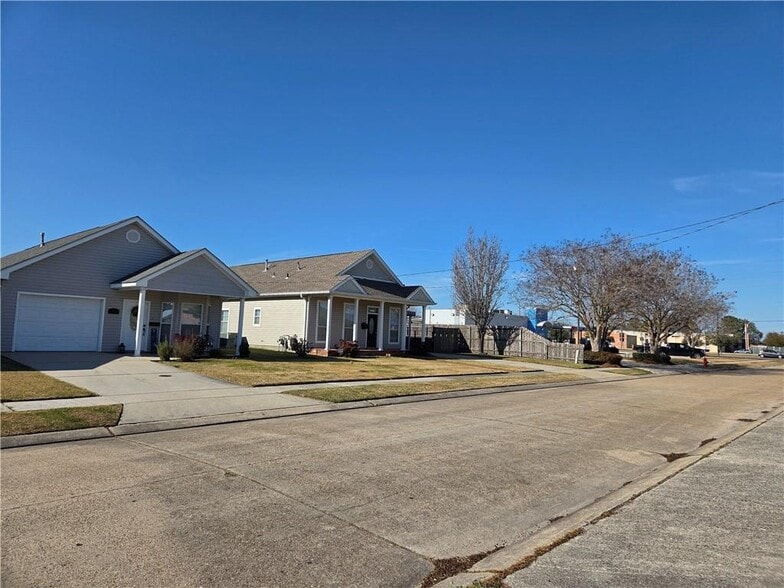 More Photos Of 1065 Muller Pky, Westwego Office For Sale