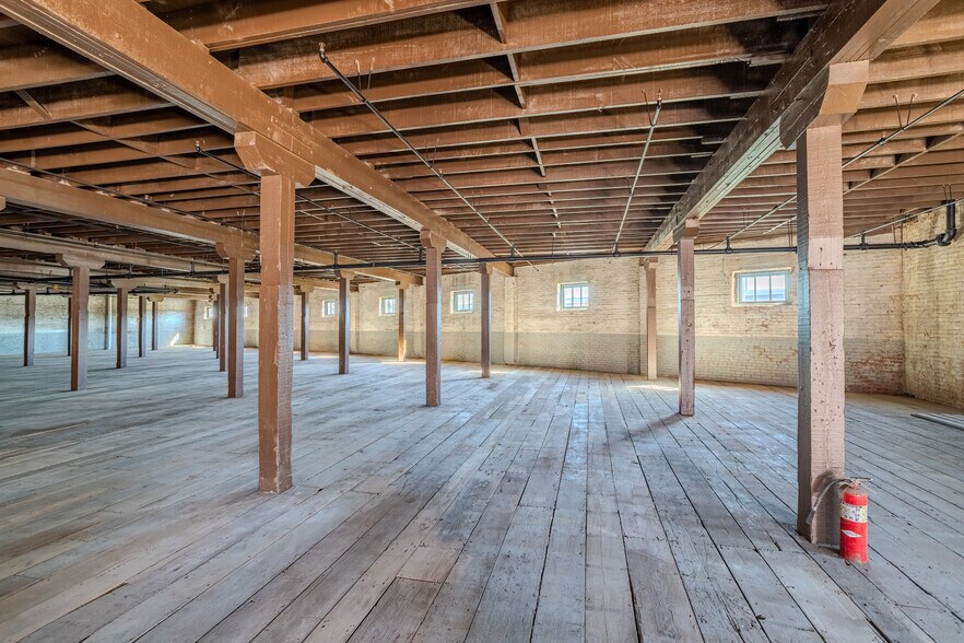 More Photos Of 2000 Nance St, Houston Loft Creative Space For Lease