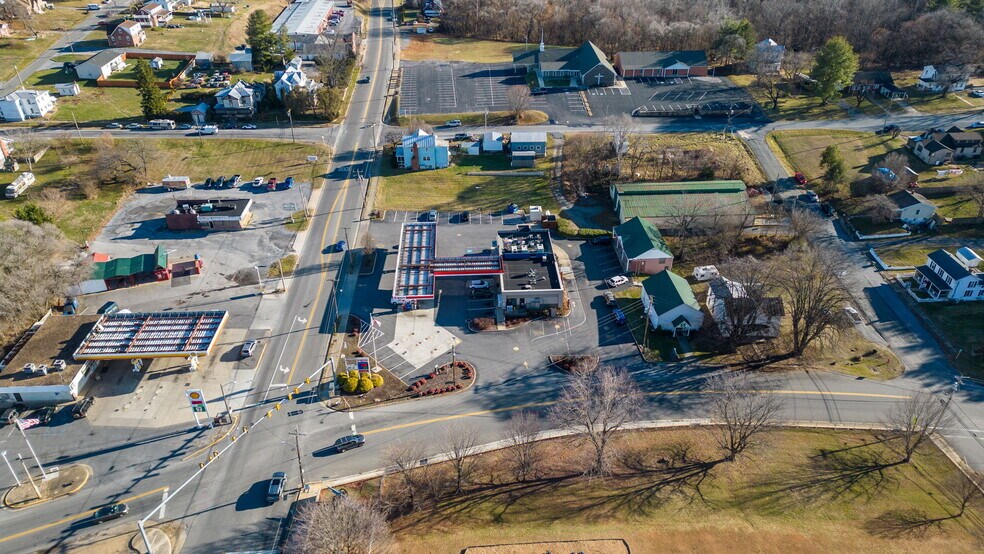 More Photos Of 601 4th St, Shenandoah Fast Food For Lease