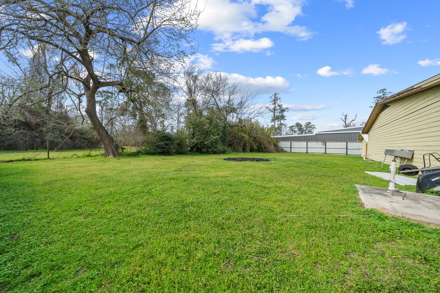 More Photos Of 29519 W Hawthorne Dr, Spring Flex For Sale