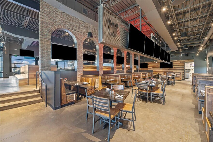 More Photos Of 8550 Napolo Dr, Melbourne Restaurant For Sale