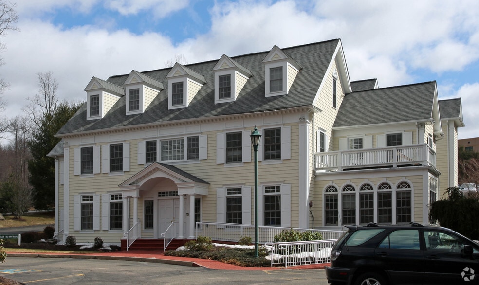 More Photos Of 132 Monroe Tpke, Trumbull Office Residential For Lease